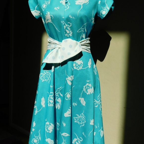 Vintage flare blue floral rockabilly swing dress - Picture 2 of 8